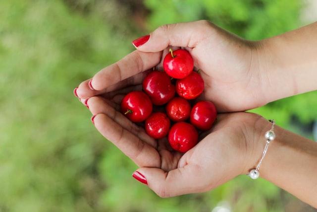 Acerola als Vitamin C Quelle in der Kinderwunschzeit